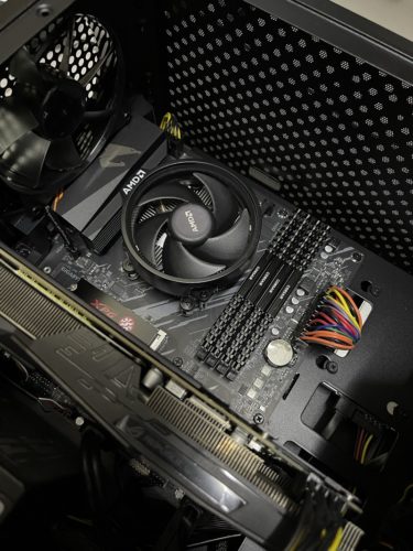 Bon plan : AMD R7 5800X + MSI B550 Tomahawk + be quiet! Dark Rock 4